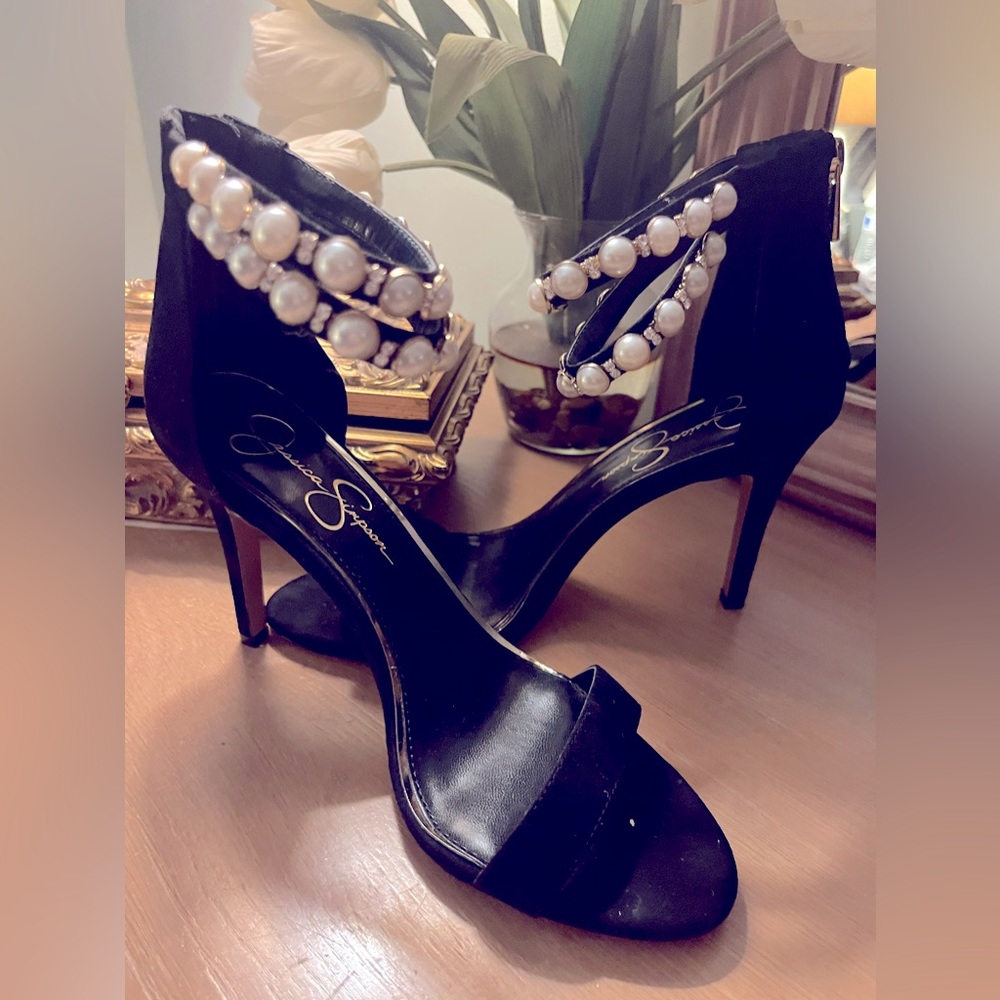 Black suede 4” sandals